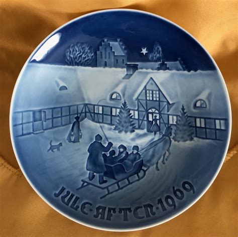 Collectible Church <b>Plate</b>. . Jule after plates